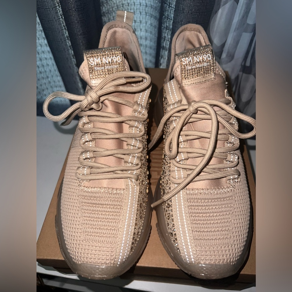 Steve Madden - Picture 3 of 8
